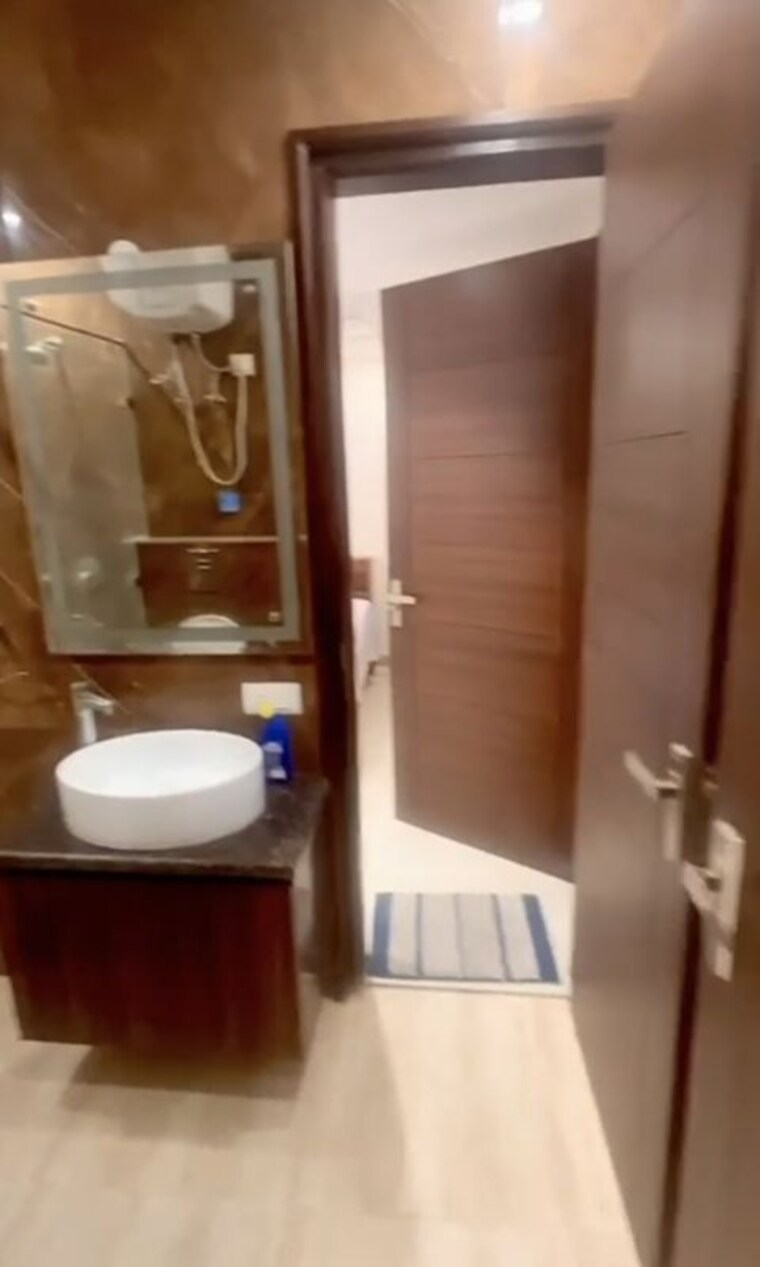 Bathroom, suncity-township-gurgaon 2 Bedroom 1500 Sq.Ft. Apartment In Sector 54 Gurgaon 9796830