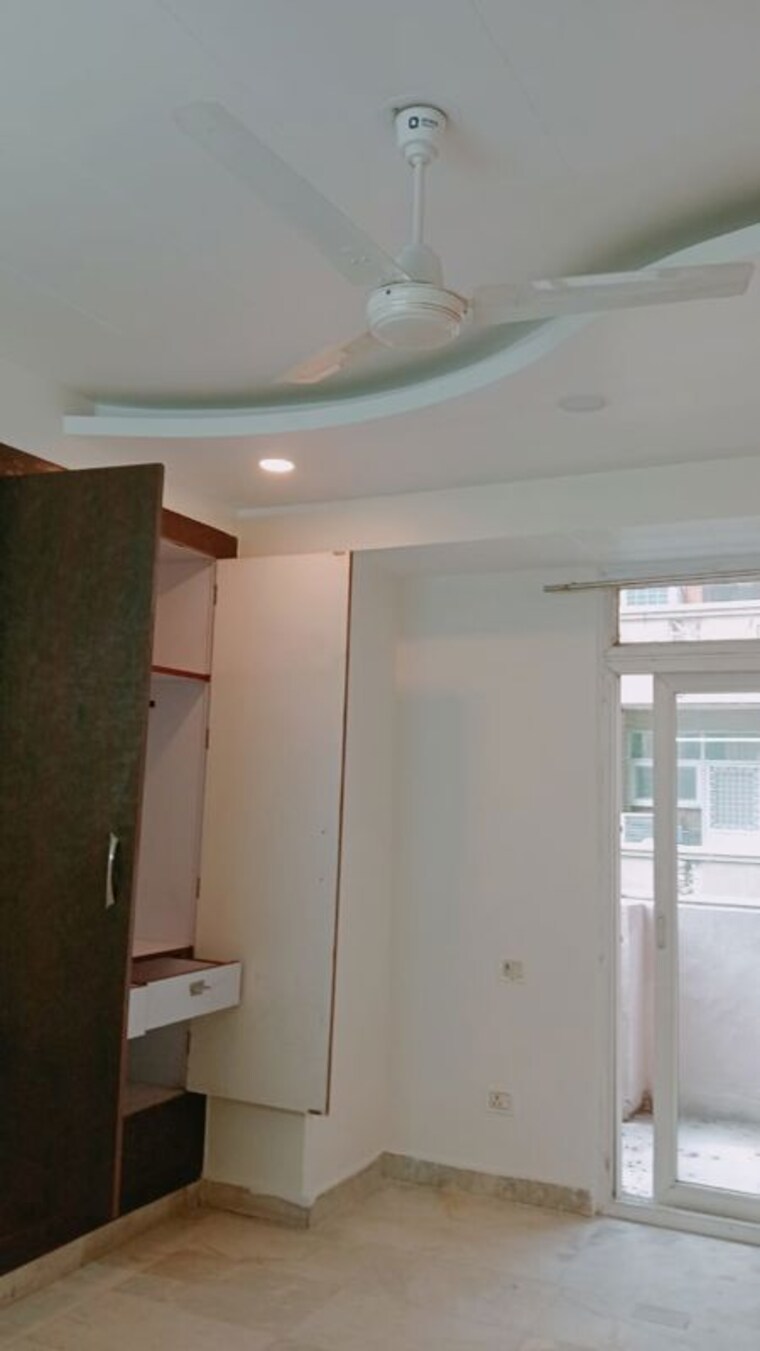 undefined, sector 19 dwarka 3.5 Bedroom 1500 Sq.Ft. Apartment In Sector 19 Dwarka Delhi 9796834