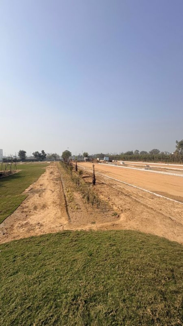 undefined, sector 98  200 Sq.Yd. Plot In Sector 98 Faridabad 9796836