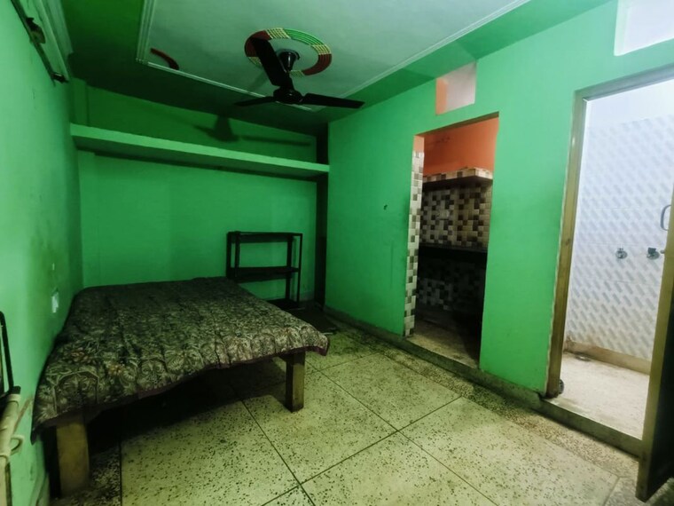 Bedroom, dayanand colony 2 Bedroom 100 Sq.Yd. Builder Floor In Dayanand Colony Delhi 9796856