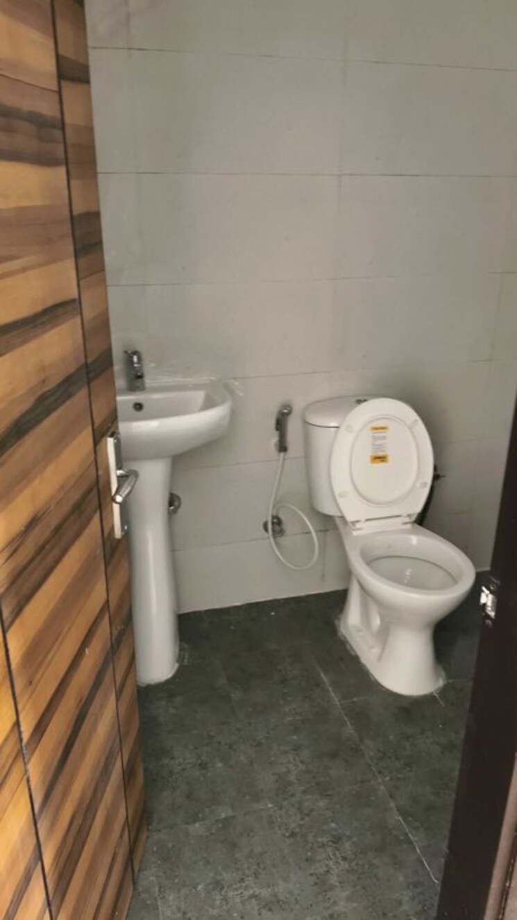 Bathroom, samridhi-luxuriya-avenue 2 Bedroom 1245 Sq.Ft. Apartment In Sector 150 Noida 9796358