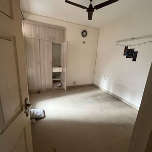 Room in 2 BHK Apartment at Supertech Cape Town, Sector 74 – for Rent