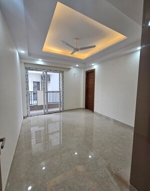 Room in 3 BHK Builder Floor at Sector 57 – for Rent