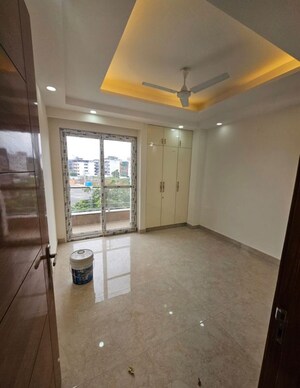 Room in 3 BHK Builder Floor at Sector 57 – for Rent