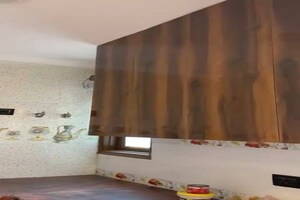 Furnished Amenities in 3 BHK Apartment at Panchsheel Extension – for Rent