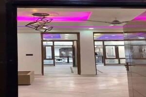 Hall in 3 BHK Apartment at Panchsheel Extension – for Rent