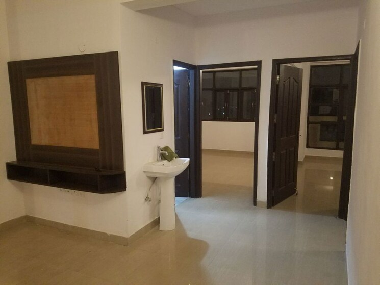 Room, sector 13 dwarka 3 Bedroom 1600 Sq.Ft. Apartment In Sector 13 Dwarka Delhi 9796998