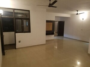 Room in 3 BHK Apartment at Sector 13 Dwarka – for Rent
