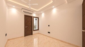 Room in 3 BHK Builder Floor at Godrej Retreat, Sector 83 – for Sale