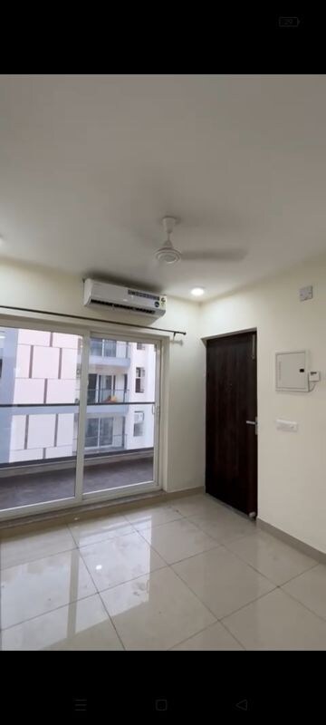 Room in 2.5 BHK Apartment at Central Park Flower Valley, Sohna Sector 33 – for Rent