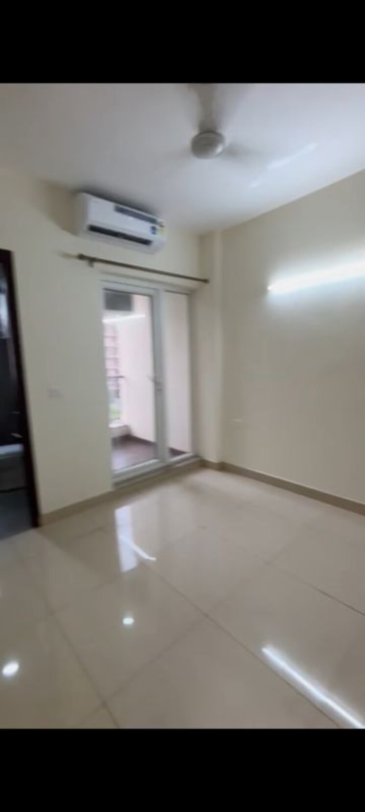 Room, central-park-flower-valley 2.5 Bedroom 1150 Sq.Ft. Apartment In Sohna Sector 33 Gurgaon 9797001