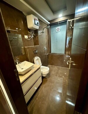 Attached Bathroom in 3 BHK Builder Floor at Dlf Phase I – for Rent