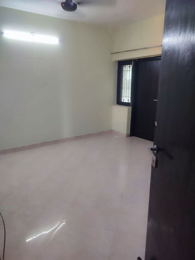 Room, sector 5 dwarka 3 Bedroom 1500 Sq.Ft. Apartment In Sector 5 Dwarka Delhi 9797012
