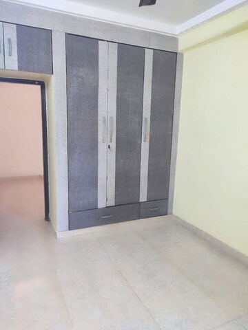 Room in 3 BHK Apartment at Sector 5 Dwarka – for Rent