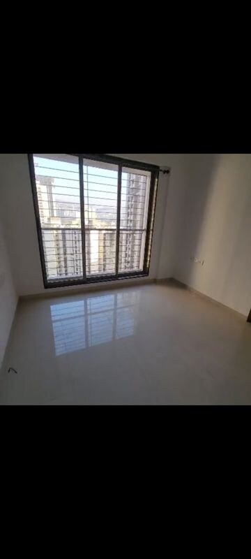 Room in 2.5 BHK Apartment at Runwal Eirene, Balkum Pada – for Sale