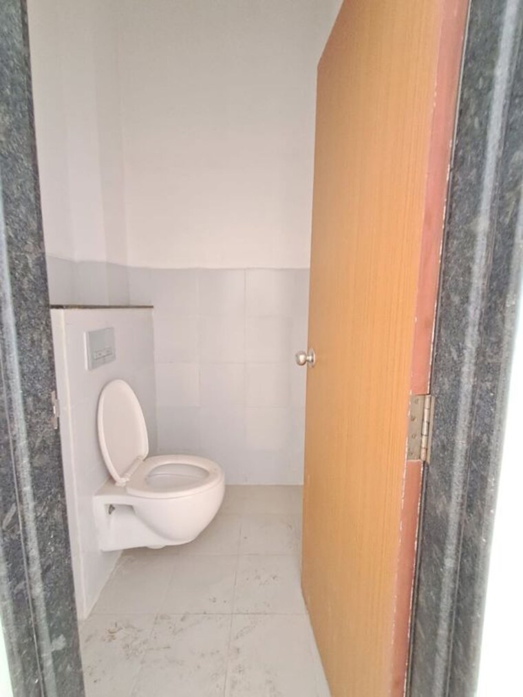 Bathroom, andheri west Commercial Shop 306 Sq.Ft. In Andheri West Mumbai 9797006