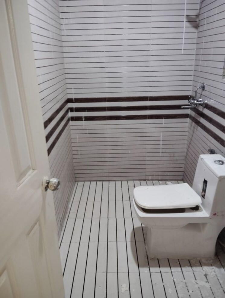 Balcony, bptp-park-grandeura 3.5 Bedroom 2353 Sq.Ft. Apartment In Sector 82 Faridabad 9797085