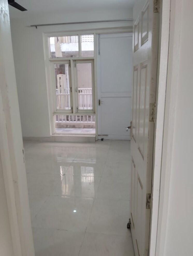 Master Bedroom, bptp-park-grandeura 3.5 Bedroom 2353 Sq.Ft. Apartment In Sector 82 Faridabad 9797085