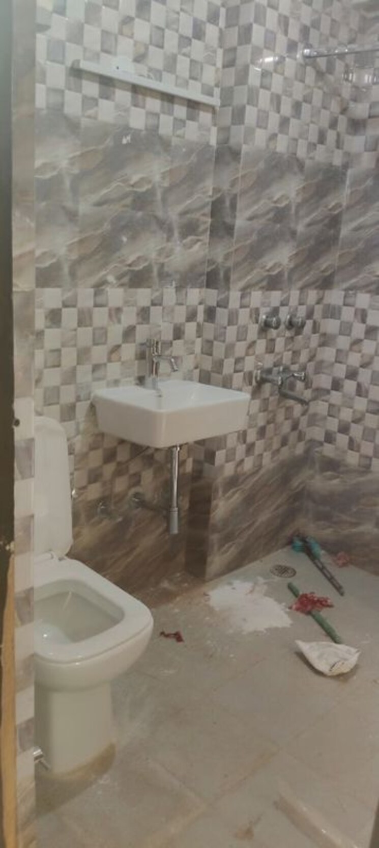 Attached Bathroom, sector 4 dwarka 3 Bedroom 1500 Sq.Ft. Apartment In Sector 4 Dwarka Delhi 9797120