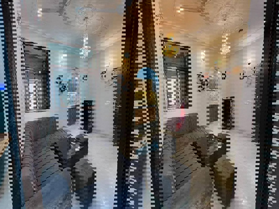 2 BHK Builder Floor For Rent in Saket