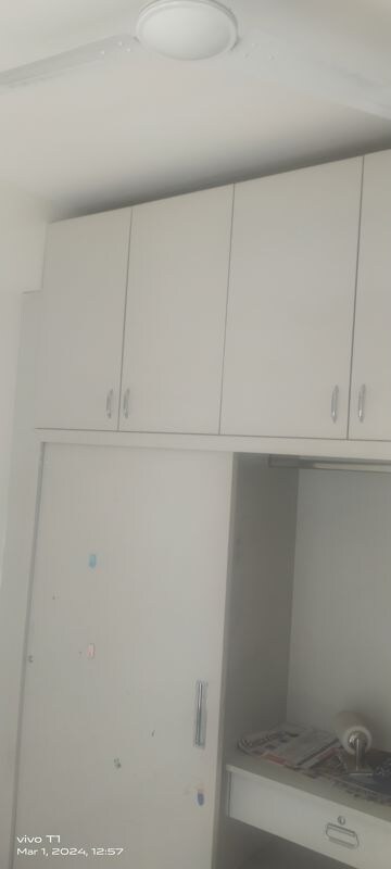 Furnished Amenities in 3 BHK Apartment at Emaar Emerald Estate, Sector 65 – for Rent