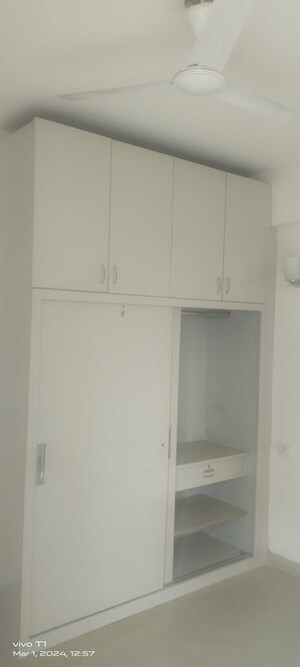 3 BHK Apartment For Rent in Emaar Emerald Estate, Sector 65