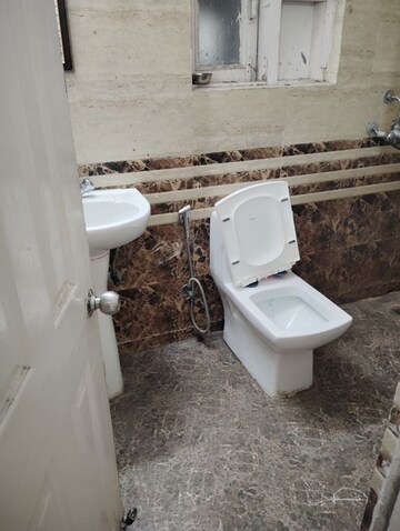 Bathroom in 3.5 BHK Apartment at BPTP Park Grandeura, Sector 82 – for Rent