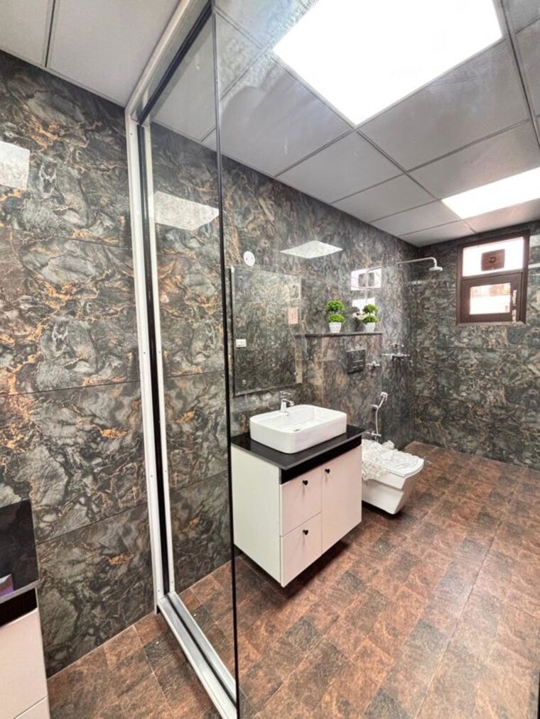 Bathroom, vip road 3 Bedroom 1850 Sq.Ft. Apartment In Vip Road Zirakpur 9797247