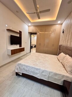 3 BHK + Servant Room Apartment For Sale in VIP Road