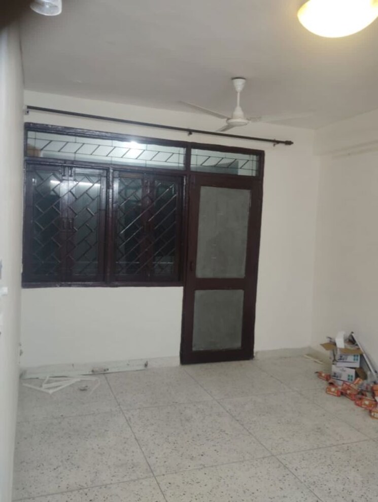 Room, sector 4 dwarka 3 Bedroom 1300 Sq.Ft. Apartment In Sector 4 Dwarka Delhi 9797314