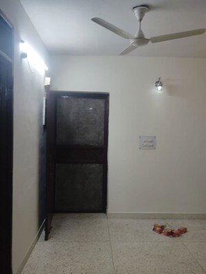 Furnished Amenities in 3 BHK Apartment at Sector 4 Dwarka – for Rent