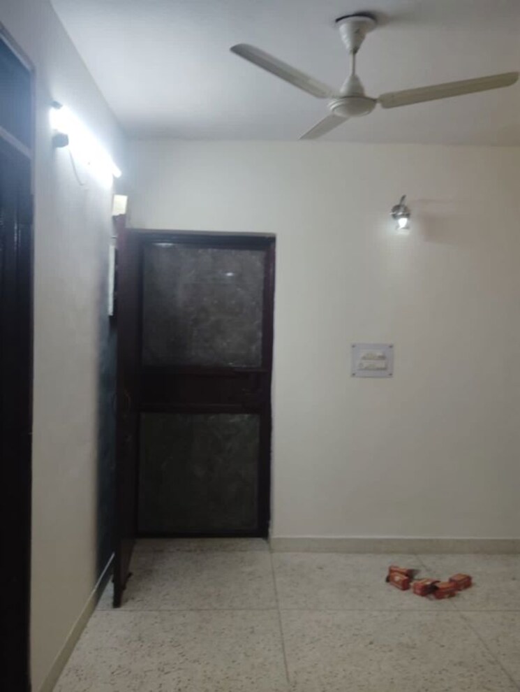 undefined, sector 4 dwarka 3 Bedroom 1300 Sq.Ft. Apartment In Sector 4 Dwarka Delhi 9797314