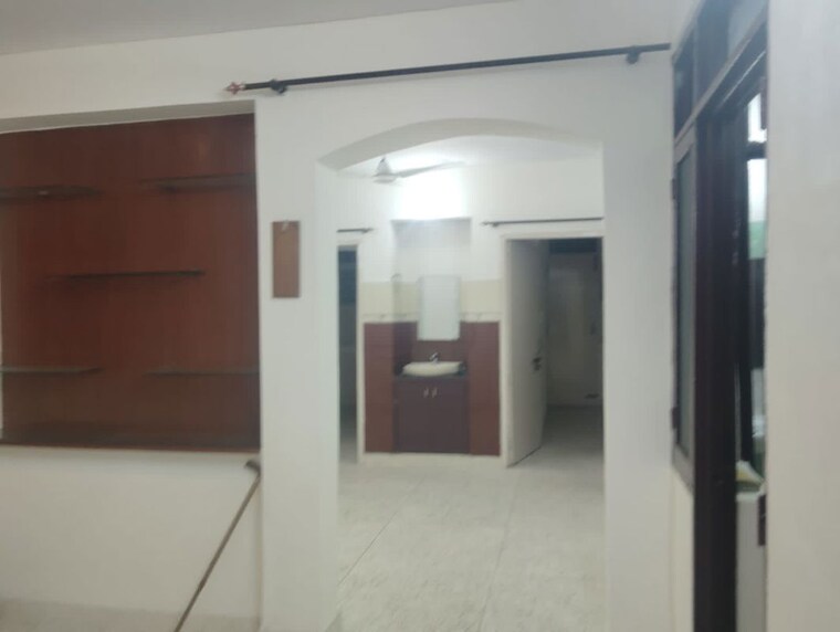 Room, sector 4 dwarka 3 Bedroom 1300 Sq.Ft. Apartment In Sector 4 Dwarka Delhi 9797314