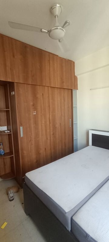 Furnished Amenities in 2 BHK Apartment at Shree Vardhman Mantra, Sector 67 – for Rent