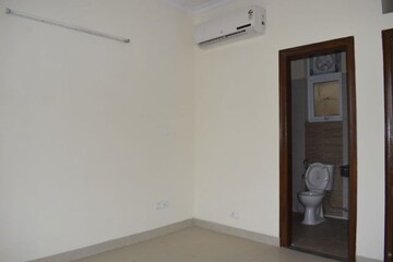 Room in 3 BHK Builder Floor at Ansal API Esencia, Sector 67 – for Sale