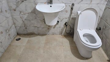 Bathroom in 3 BHK Apartment at Sector 9 Dwarka – for Rent