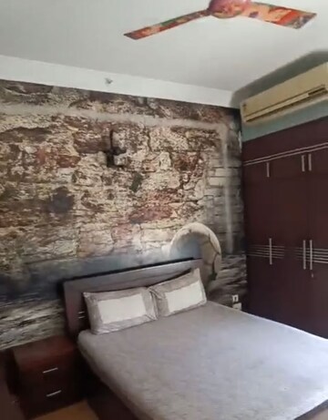 Furnished Amenities in 3 BHK Apartment at Unitech Fresco, Sector 50 – for Rent