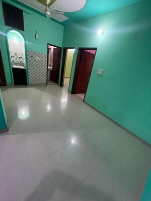 Room in 4 BHK Builder Floor at Sector 21d – for Rent