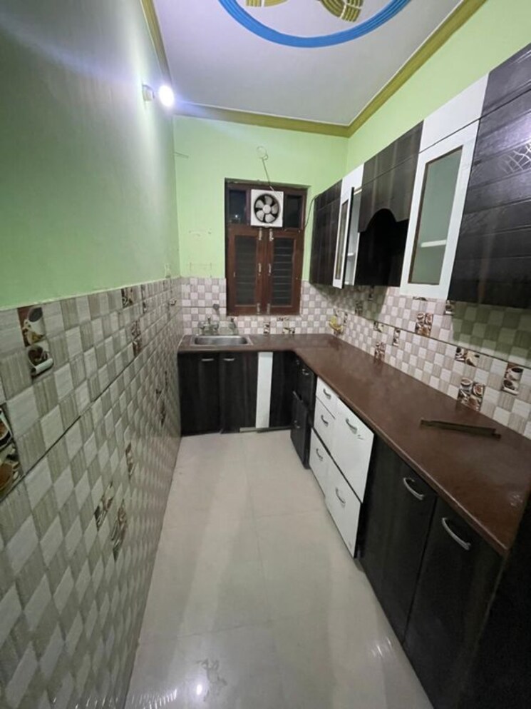 Kitchen, sector 21d 4 Bedroom 350 Sq.Yd. Builder Floor In Sector 21d Faridabad 9797479