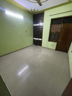 Room in 4 BHK Builder Floor at Sector 21d – for Rent
