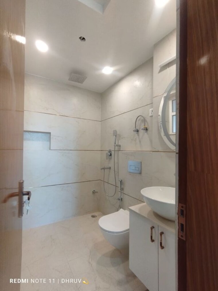 Bathroom, sector 11 dwarka 4 Bedroom 2000 Sq.Ft. Apartment In Sector 11 Dwarka Delhi 9797480