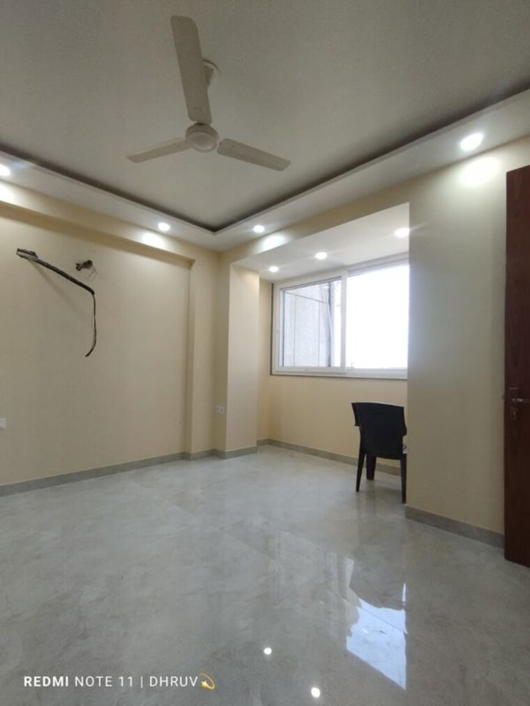 Room, sector 11 dwarka 4 Bedroom 2000 Sq.Ft. Apartment In Sector 11 Dwarka Delhi 9797480