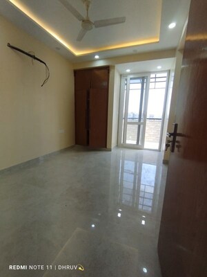 Room in 4 BHK Apartment at Sector 11 Dwarka – for Rent
