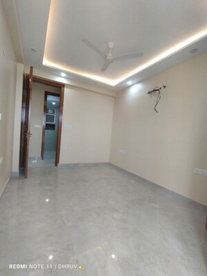 Room in 4 BHK Apartment at Sector 11 Dwarka – for Rent