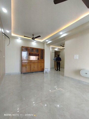 Room in 4 BHK Apartment at Sector 11 Dwarka – for Rent