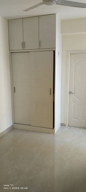 Room in 2 BHK Apartment at Shree Vardhman Mantra, Sector 67 – for Rent