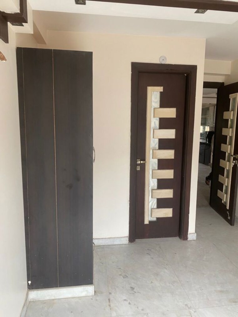 Room, pitampura 4 Bedroom 1800 Sq.Ft. Builder Floor In Pitampura Delhi 9797490