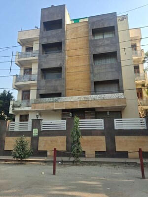 6+ BHK Villa For Sale in Sector 19