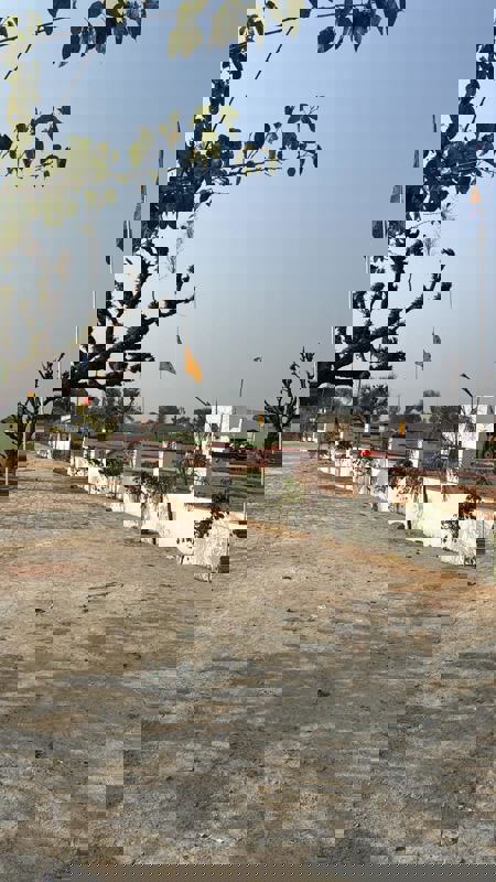 Plot For Sale in Sector 4