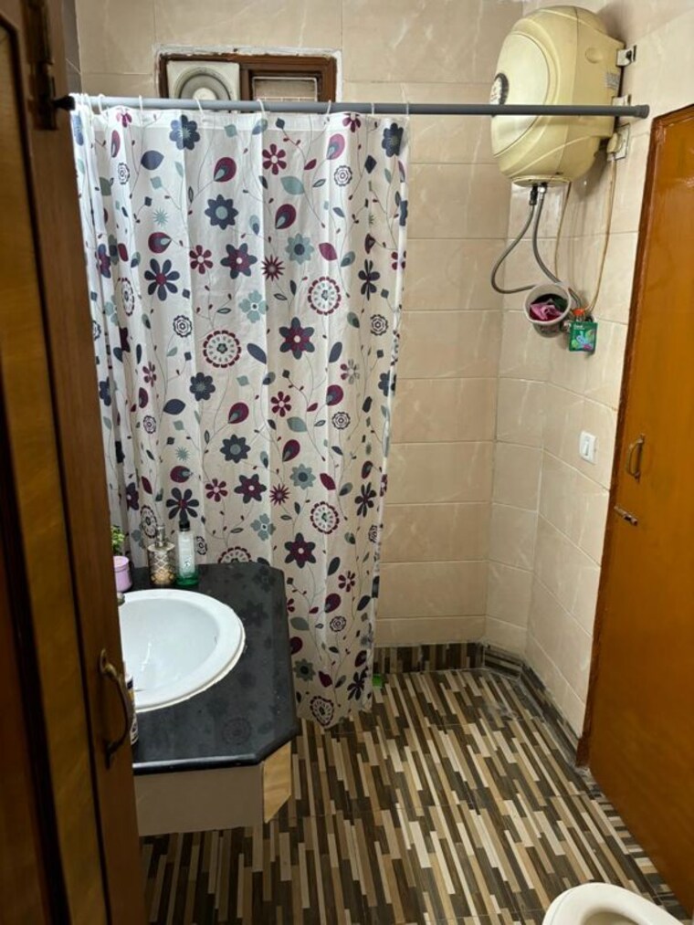 Bathroom, sector 5 dwarka 3 Bedroom 1800 Sq.Ft. Apartment In Sector 5 Dwarka Delhi 9797719